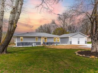 7446 15th St N, Oakdale, MN 55128