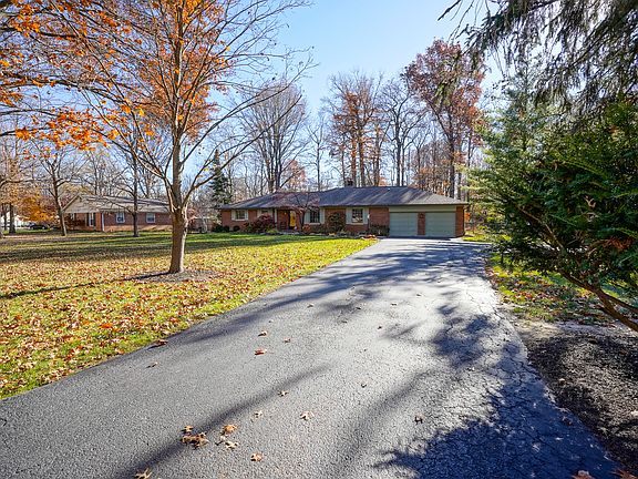 2nd image of 1635 Nottingham Dr