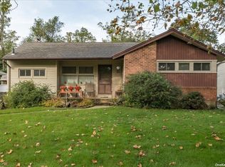 1463 Dieman Ln, East Meadow, NY 11554