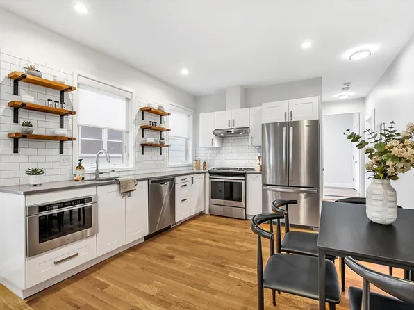 26 Hardwick St #1, Cambridge, MA 02141