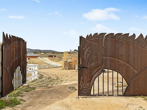 3rd image of 42815 El Campo Rd