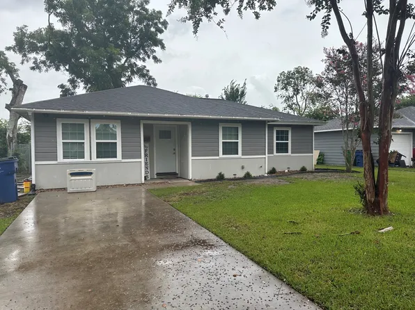 309 Evans St, Angleton, TX 77515