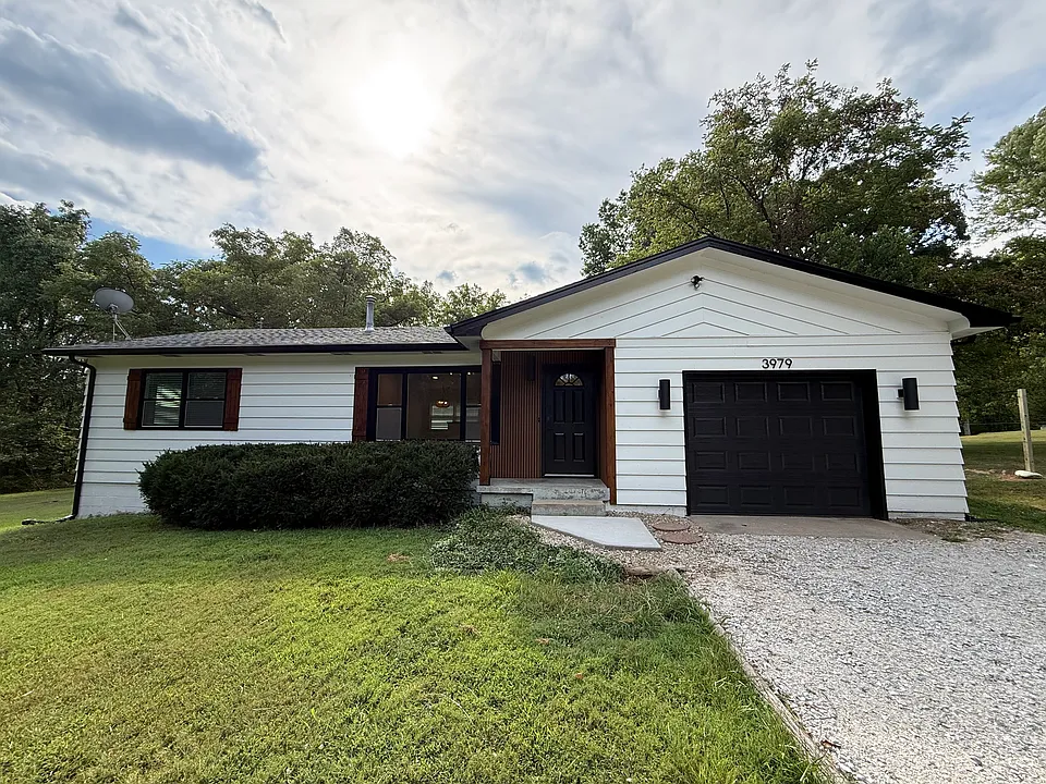 3979 S Farm Road 193