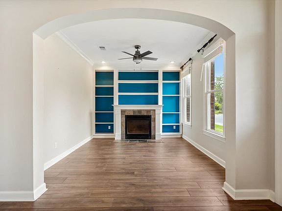 5th image of 52 Forest Village Pl