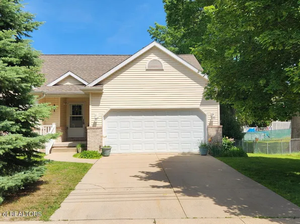 1992 Summit St, Holt, MI 48842