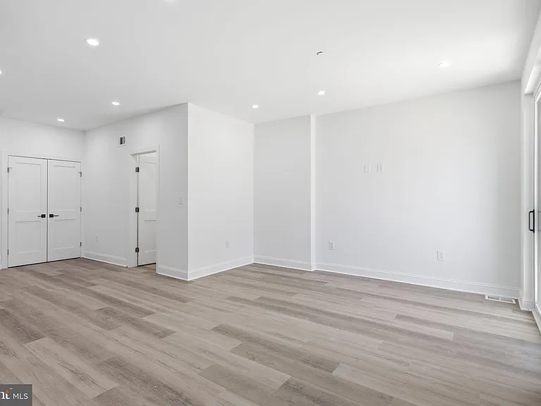 2404 N Capitol St NW #A — Photo 6