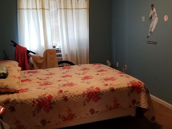 3rd image of 2112 Blackrock Ave