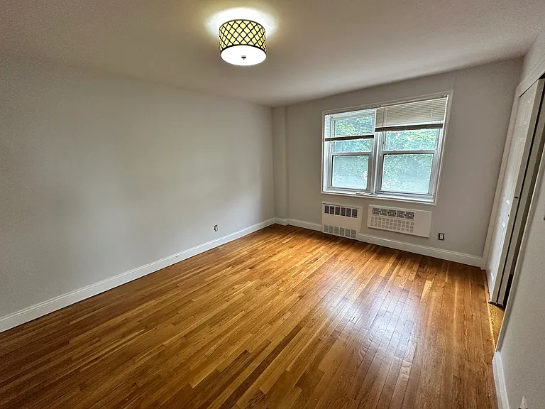 126 Franklin Avenue — Photo 2
