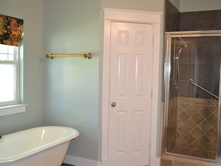 709 Roberts St — Photo 12