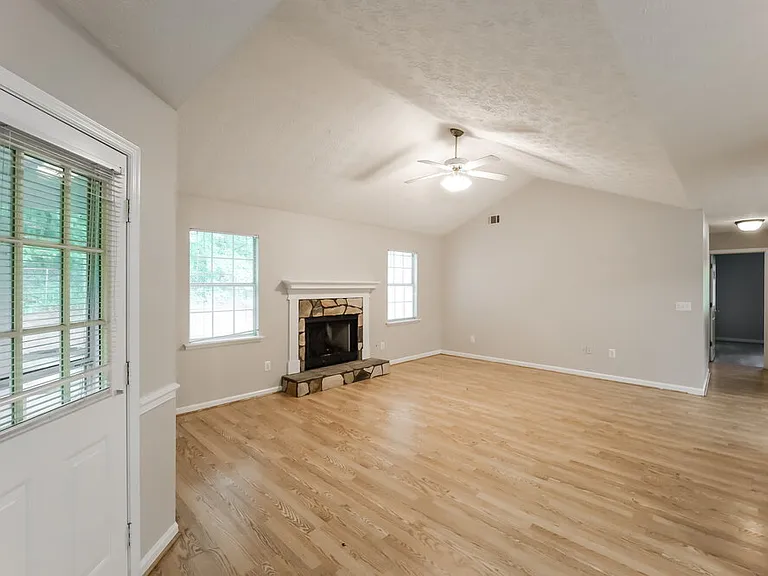 85 Lakeside Dr — Photo 7