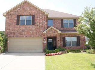 1072 Saint Andrews Dr, Burleson, TX 76028