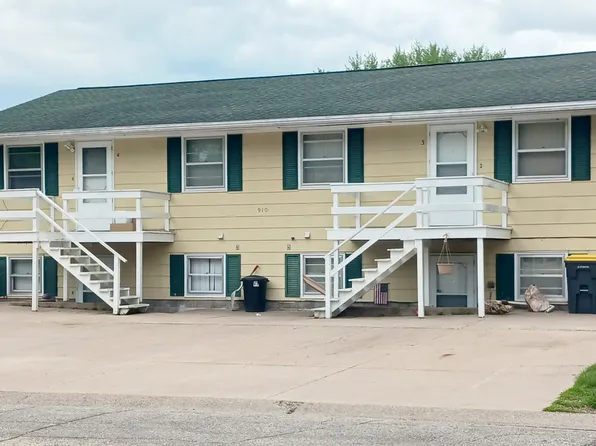 910 Redwood St E #1, La Crescent, MN 55947