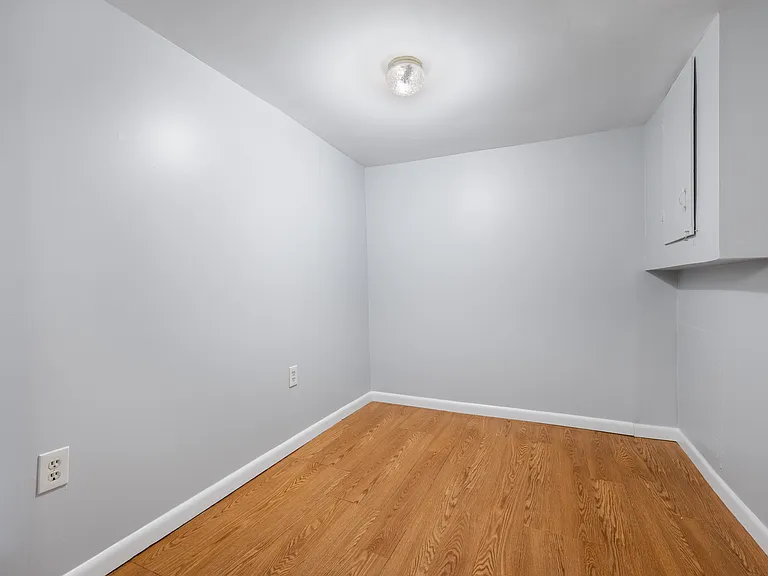 55 Farragut Pl NW #1 — Photo 15