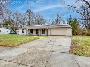 1128 Truwood Dr, Rochester Hills, MI