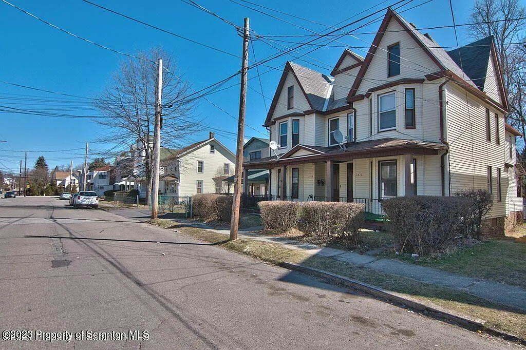 2 bed, 1.0 bath, 800 sqft, $1,100 — Photo 1