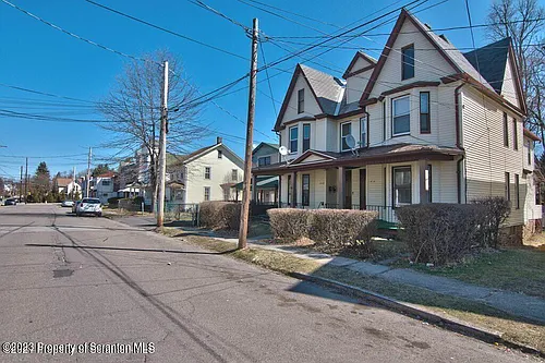 1418 Capouse Ave Photo 1