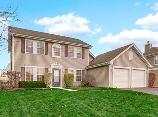 508 Little Creek Dr, Streamwood, IL 60107