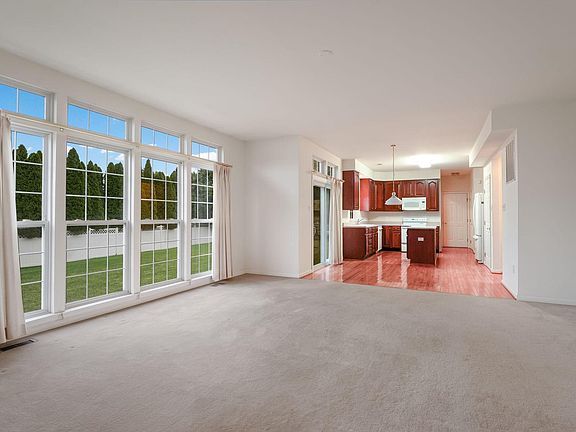 4th image of 1599 Candace Ln