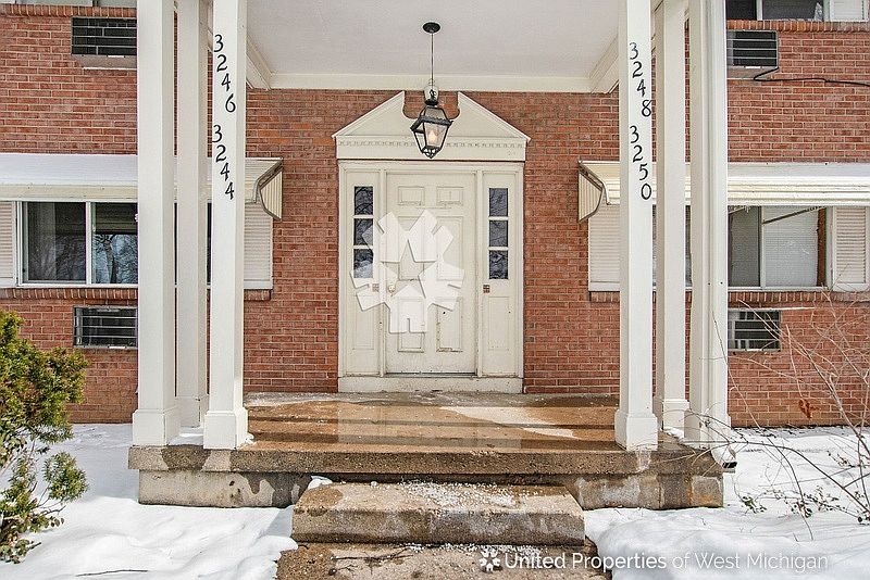 1st image of 3248 Marshall Ave SE