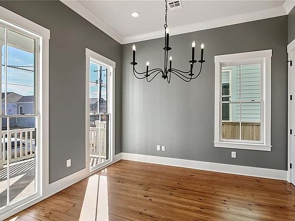 3rd image of 213 Elmira Ave