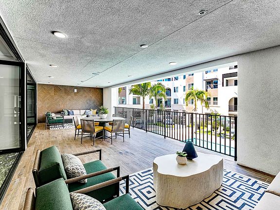 TownCenterAmenities-76LR