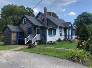 24 Briarwood Dr, Wareham, MA 02571