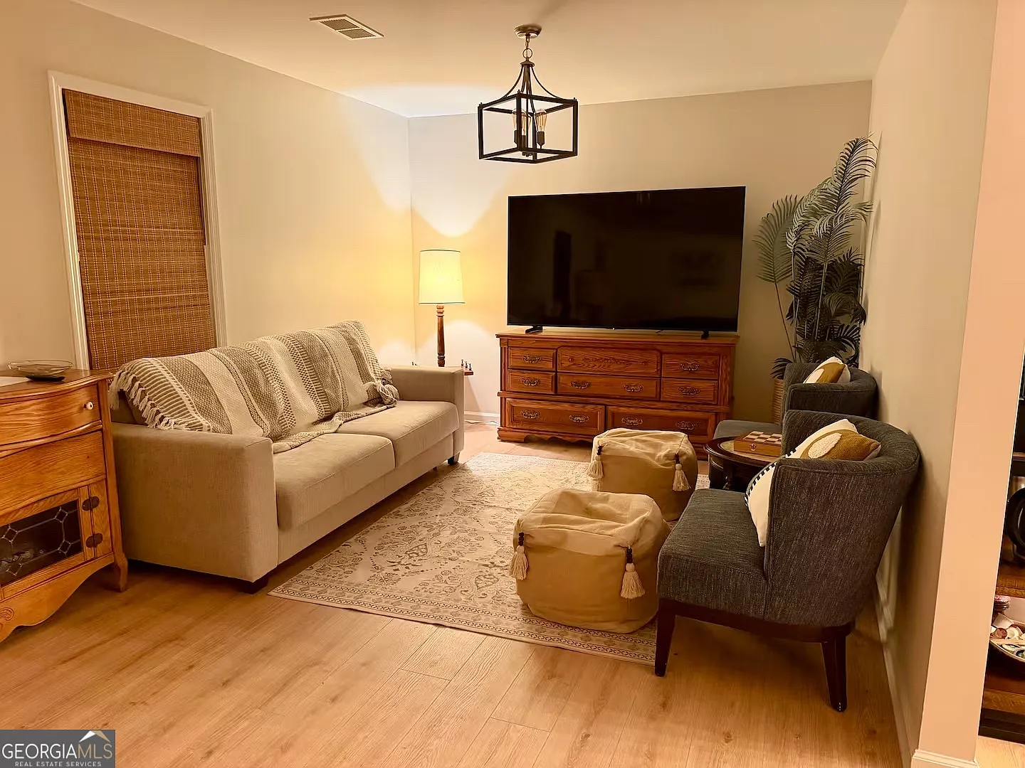 3 bed, 2.5 bath, 1707 sqft, $3,500 — Photo 2