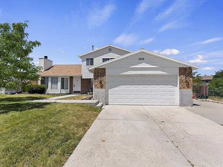 3528 W 5660 S — Photo 1