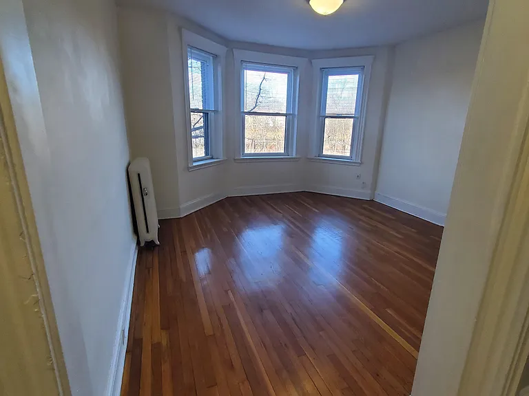 364 Riverway #9 — Photo 1