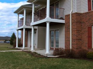 1104 S Heather Dr #6, Mahomet, IL 61853
