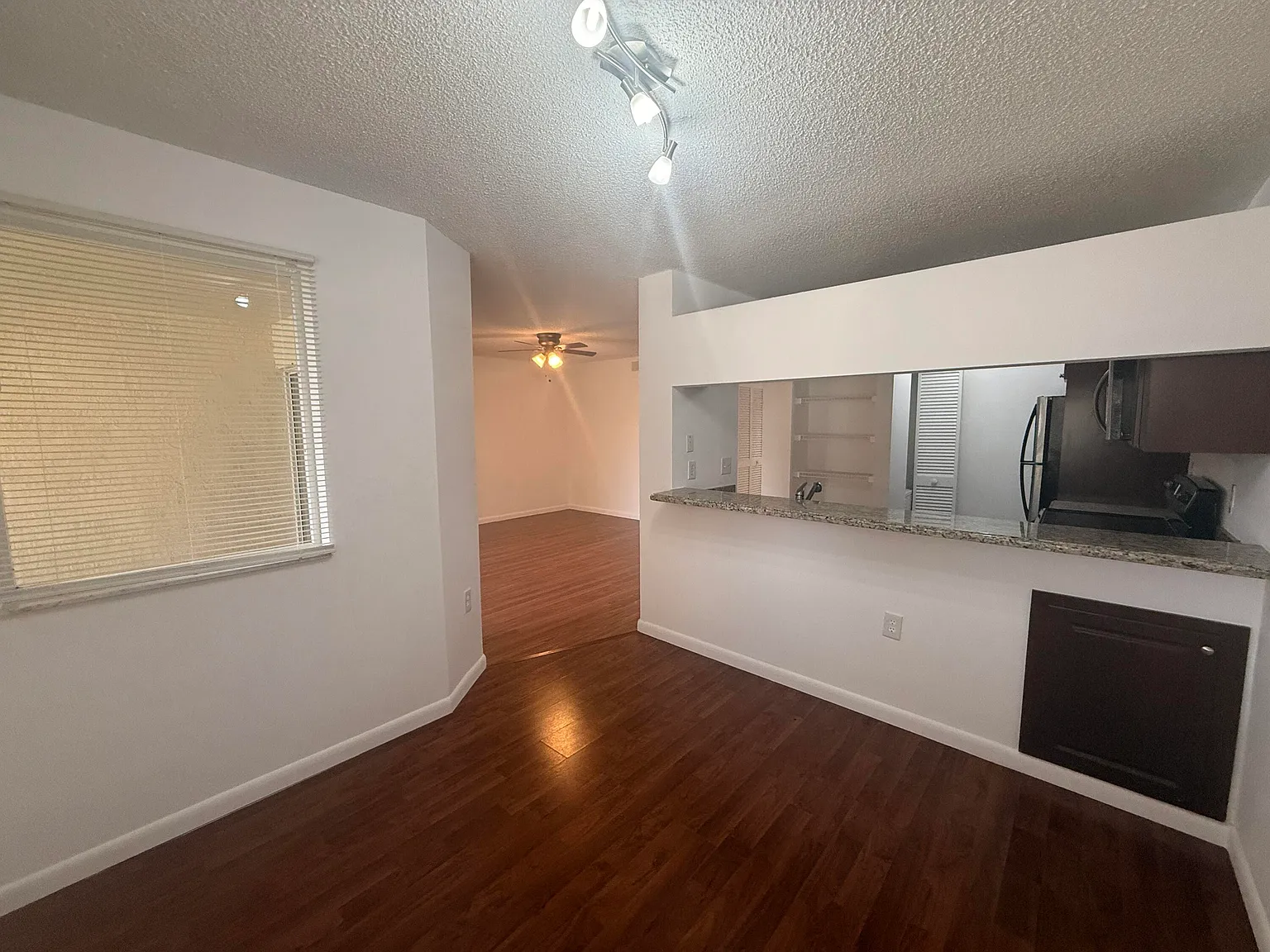 1 bed, 1.0 bath, 800 sqft, $1,700 — Photo 4