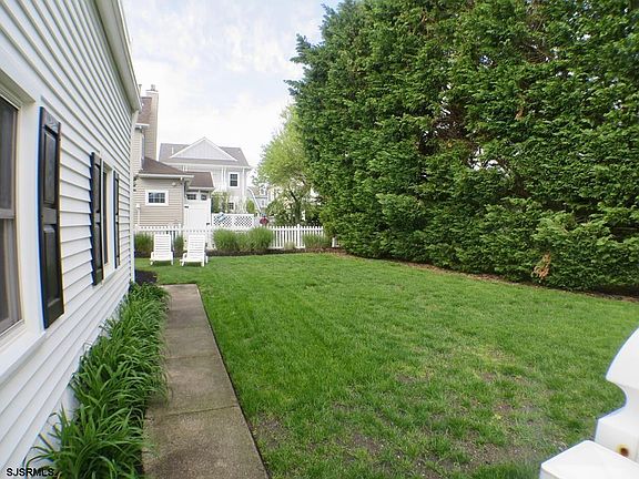 4th image of 814 Wesley Rd
