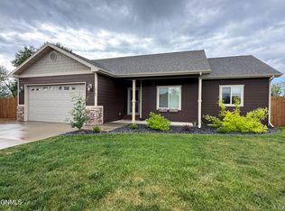 12480 Woodland Ln, Watford City, ND 58854