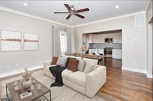 150 Broad St #B Photo 1