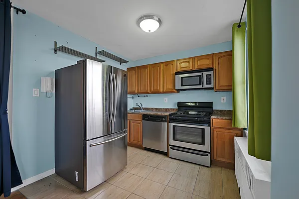 Sold by TwoRealEstate LLC | media 3