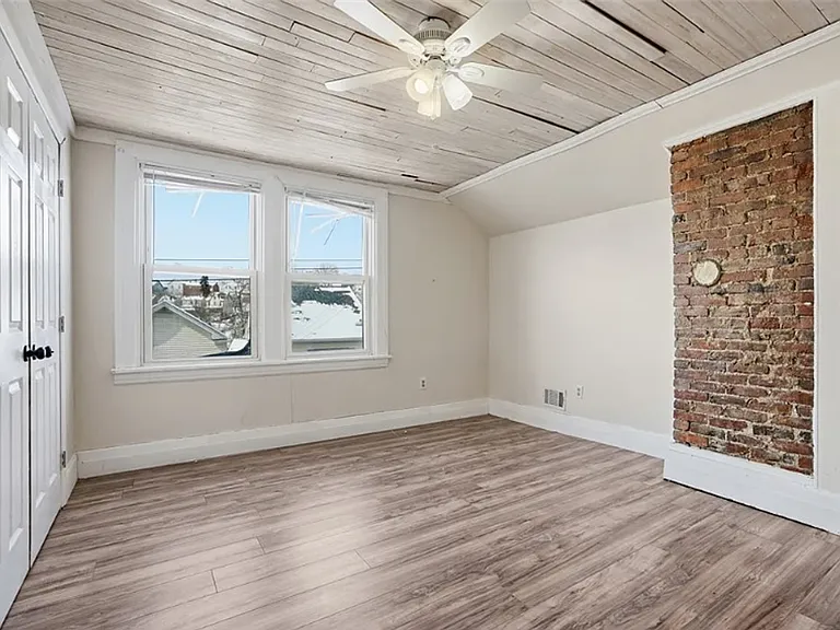 233 Edith St — Photo 14