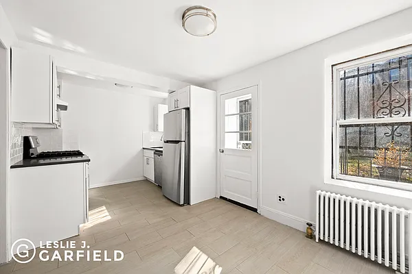 Rented by Leslie J. Garfield | media 12