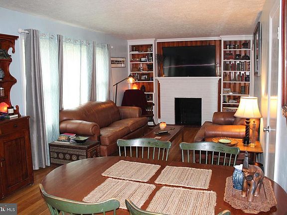 3rd image of 203 Sheridan Ave