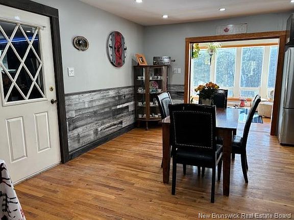 4th image of 252 Darlings Island Rd