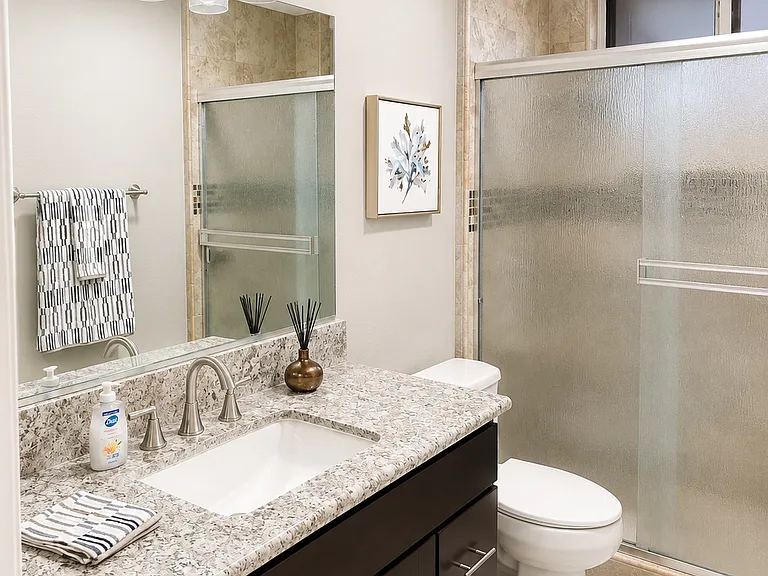 15211 Holiday Dr — Photo 24