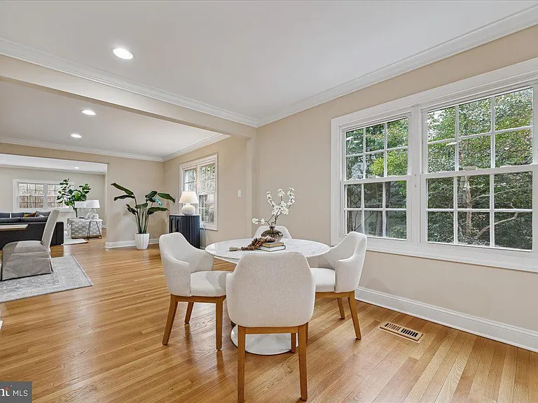 4902 Derussey Pkwy — Photo 20