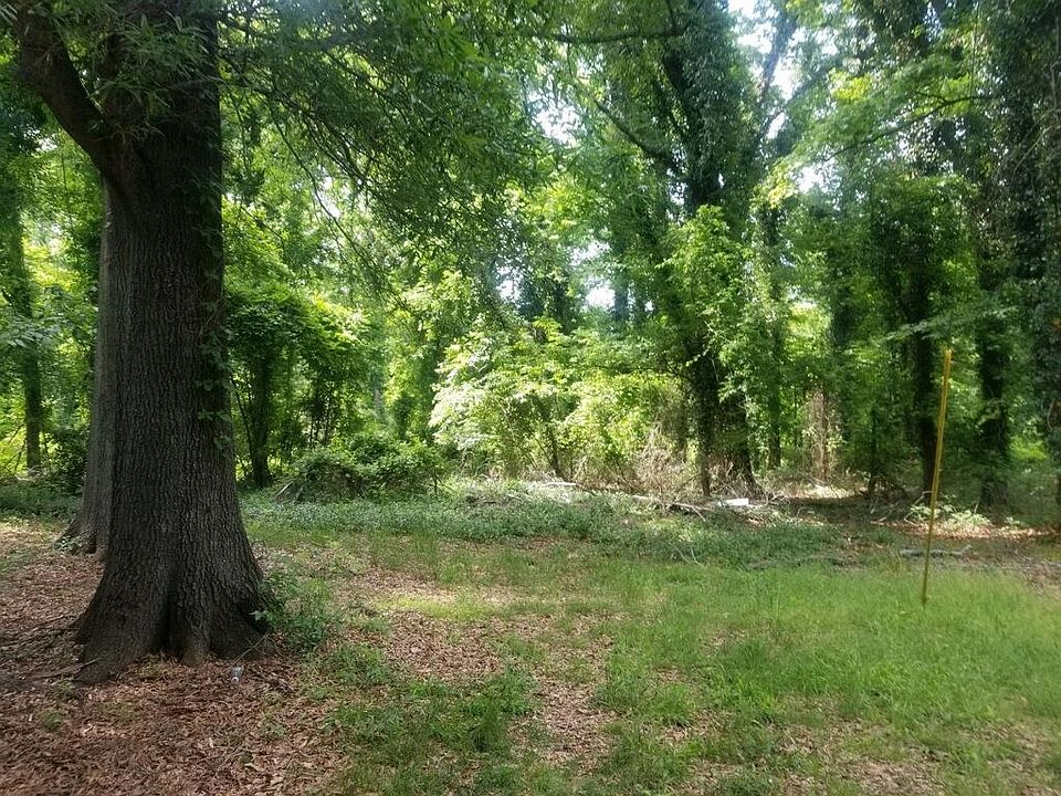 2nd image of 320 Posey St