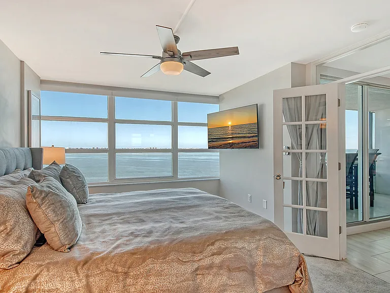 888 Boulevard Of The Arts — Photo 25