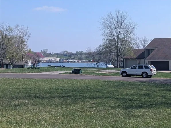 1878 Lake Viking Ter, Gallatin, MO 64640