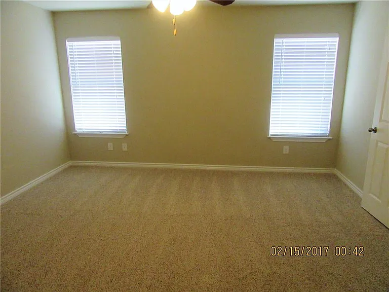 1725 Fairway Dr — Photo 8