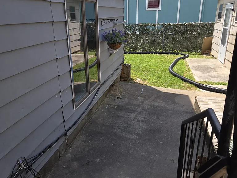 330 W Coler St #G — Photo 4