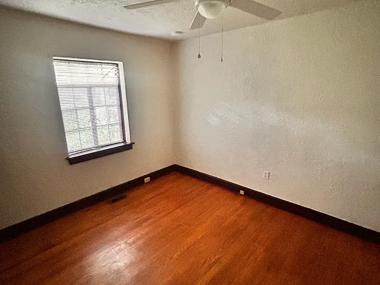 533 N Church St — Photo 7