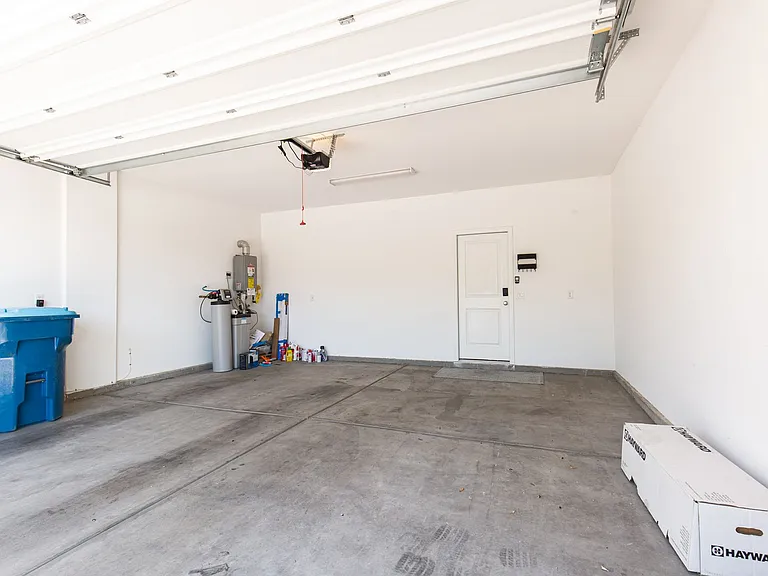12586 Huckleberry Oak Ave — Photo 45