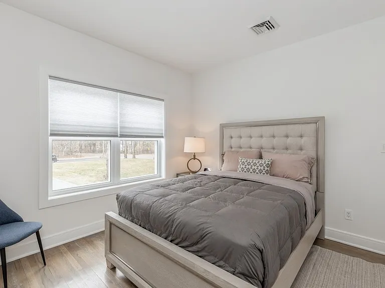 127 Highland Rd — Photo 10