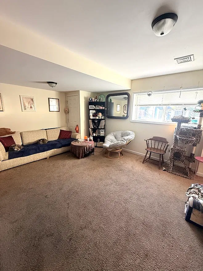 2 bed, 836 sqft, $1,600 — Photo 2